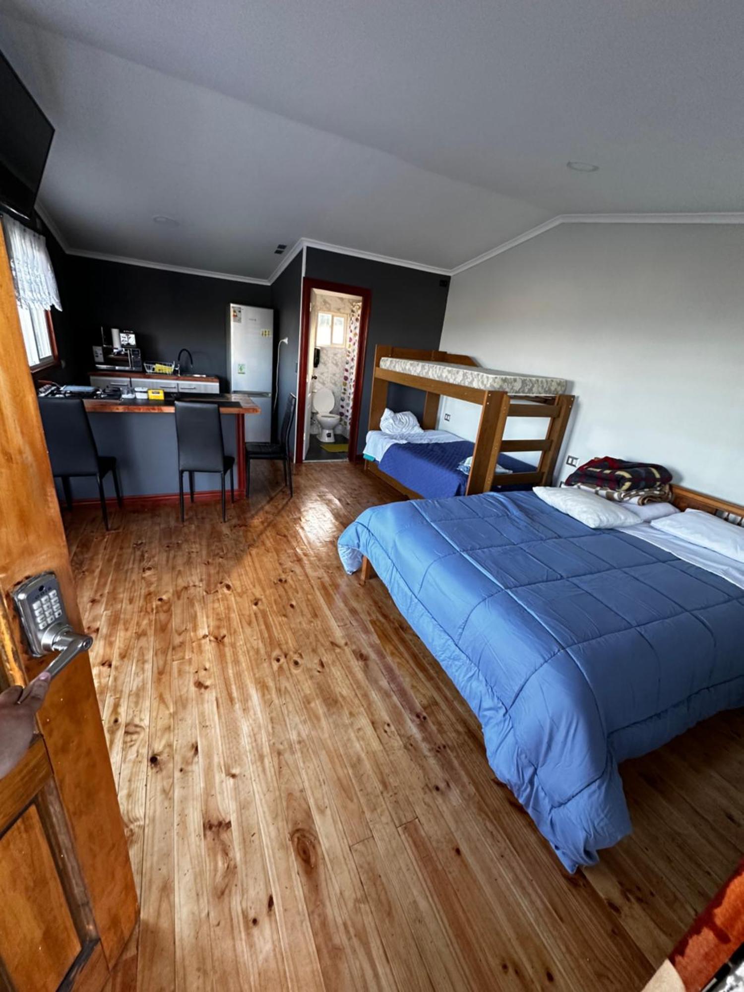 פוארטו מונט Hostal Y Cabanas Mirando Al Mar מראה חיצוני תמונה